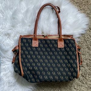 DOONEY & BOURKE | Vintage Black Logo Shoulder Bag